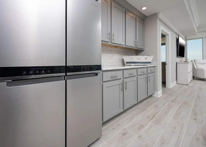Phoenix Gulf Towers 405 Apartment *